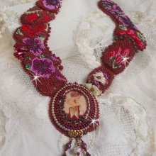 Collana a bretella Art'D Haute-Couture ricamata con perline di diversi colori e perle di cristallo Swarovski